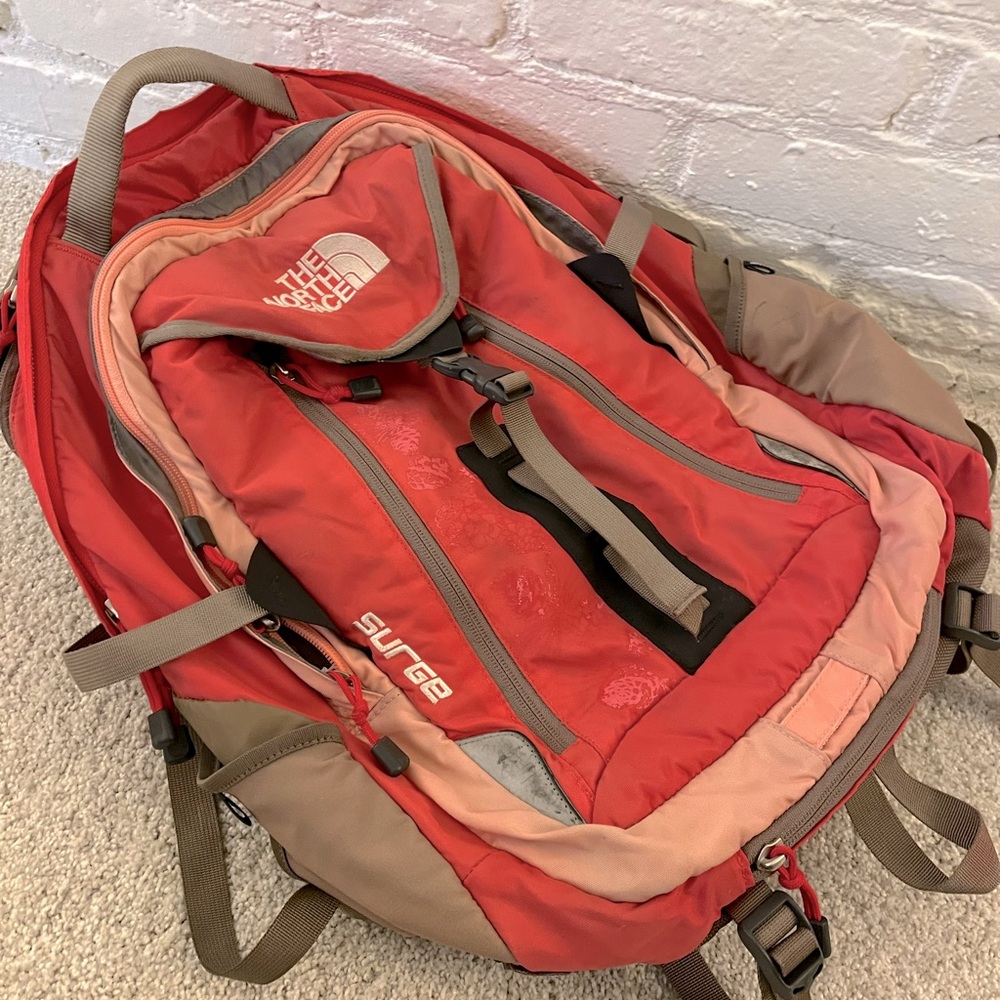 The North Face Surge 31l Women’s Backpack